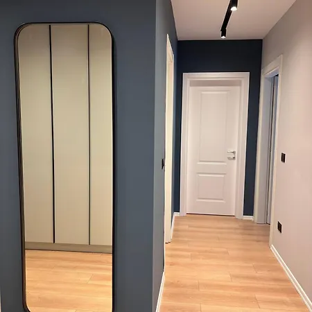 New Chic Apartment, * ティラナ