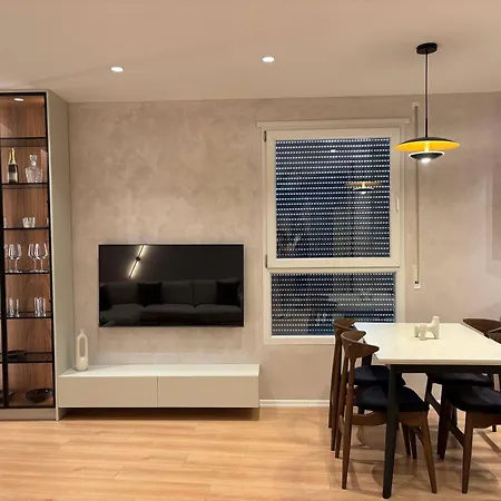 New Chic Apartment, Appartement Tirana