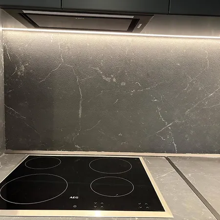 New Chic Apartment, تيرانا