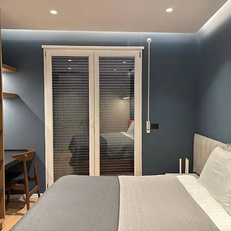 New Chic Apartment, Apartment *