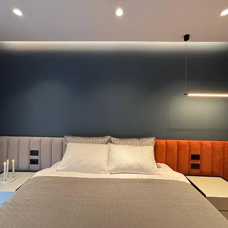 New Chic Apartment,