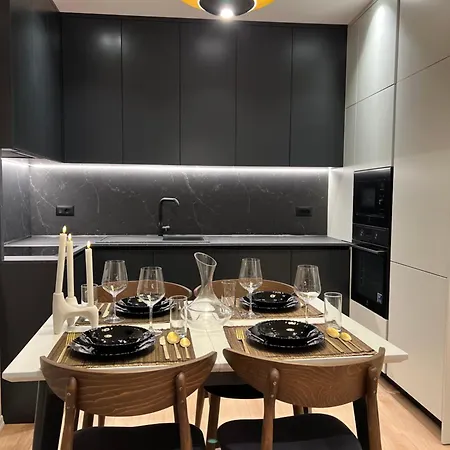 New Chic Apartment, * ティラナ