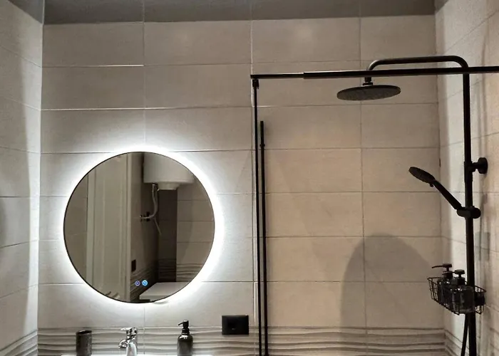 New Chic Apartment, Apartment *