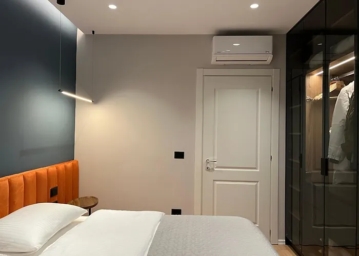 New Chic Apartment, Apartment