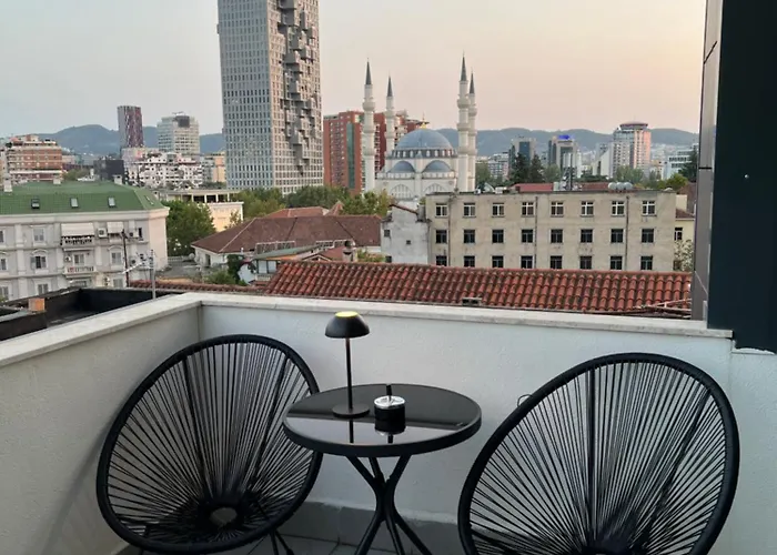New Chic Apartment,
